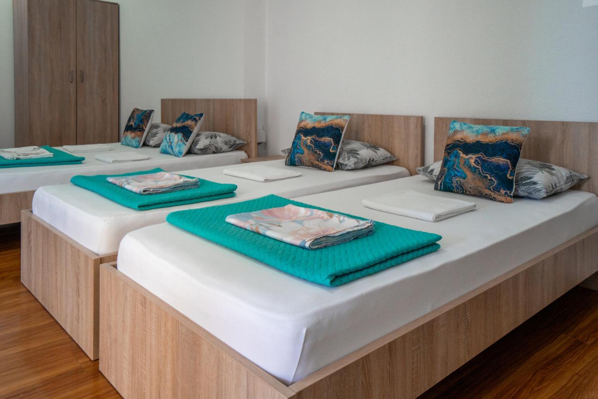Mrzenci Apartments ゲヴゲリヤ エクステリア 写真