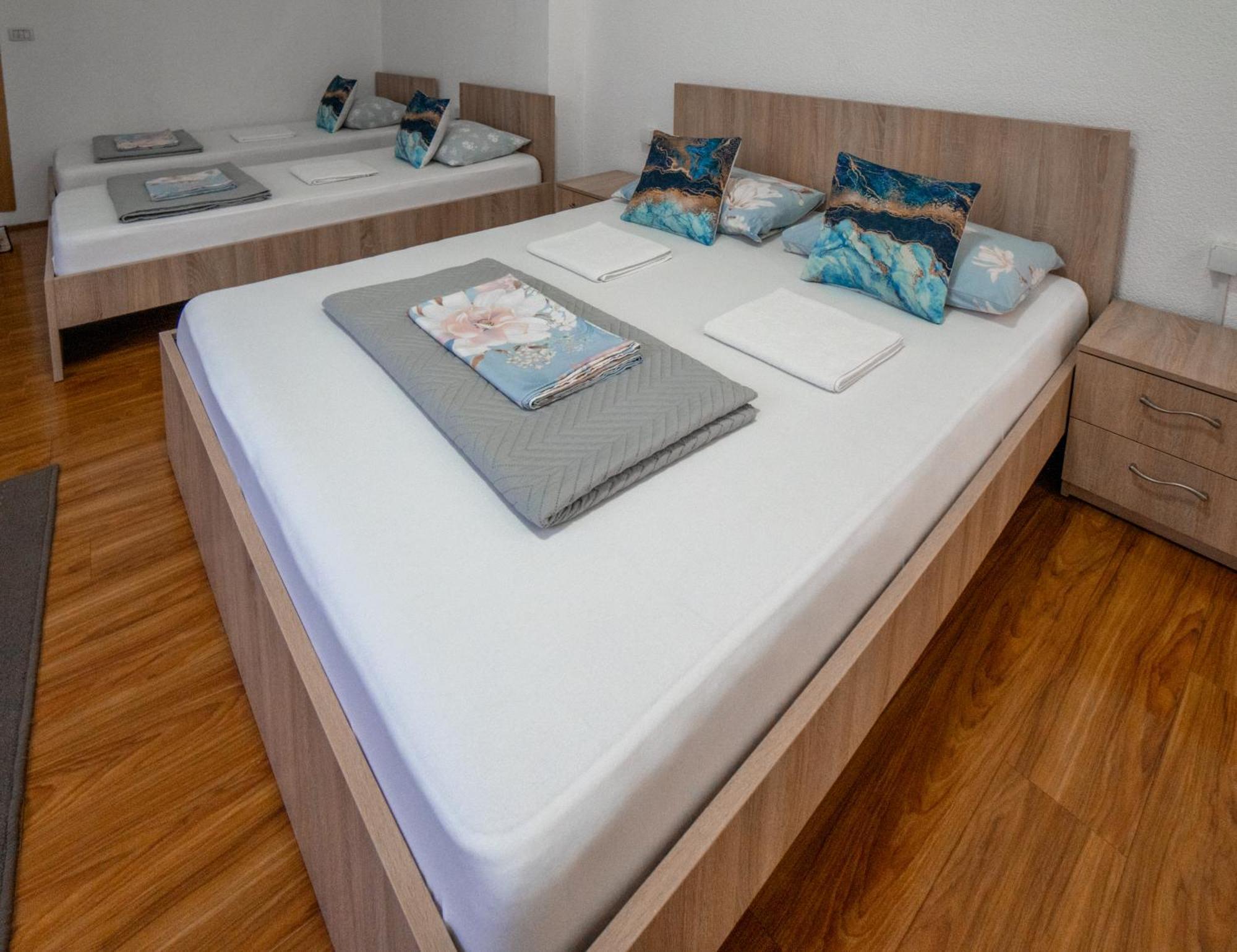 Mrzenci Apartments ゲヴゲリヤ エクステリア 写真